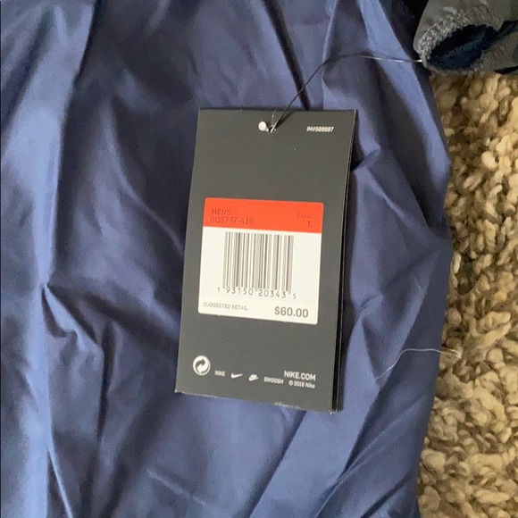 Nike shortsleeved pullover wind shirt - Picture 2 of 6